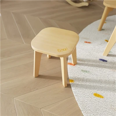 Sgabello con gradino in legno per bambini